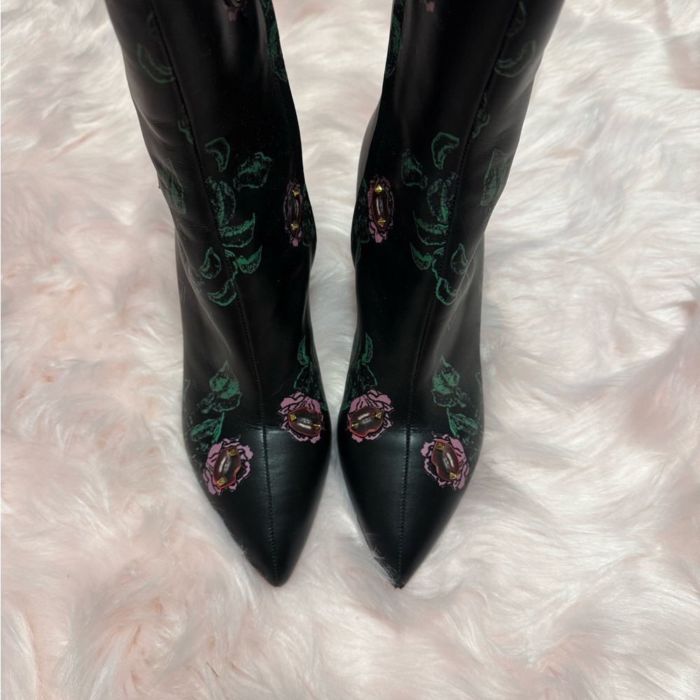 Floral Embroidered Black Boots
